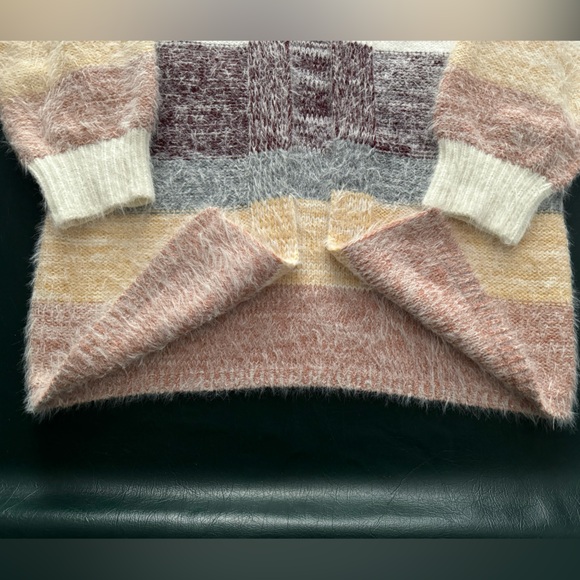 Super soft and cozy long striped sweater - Picture 3 of 9